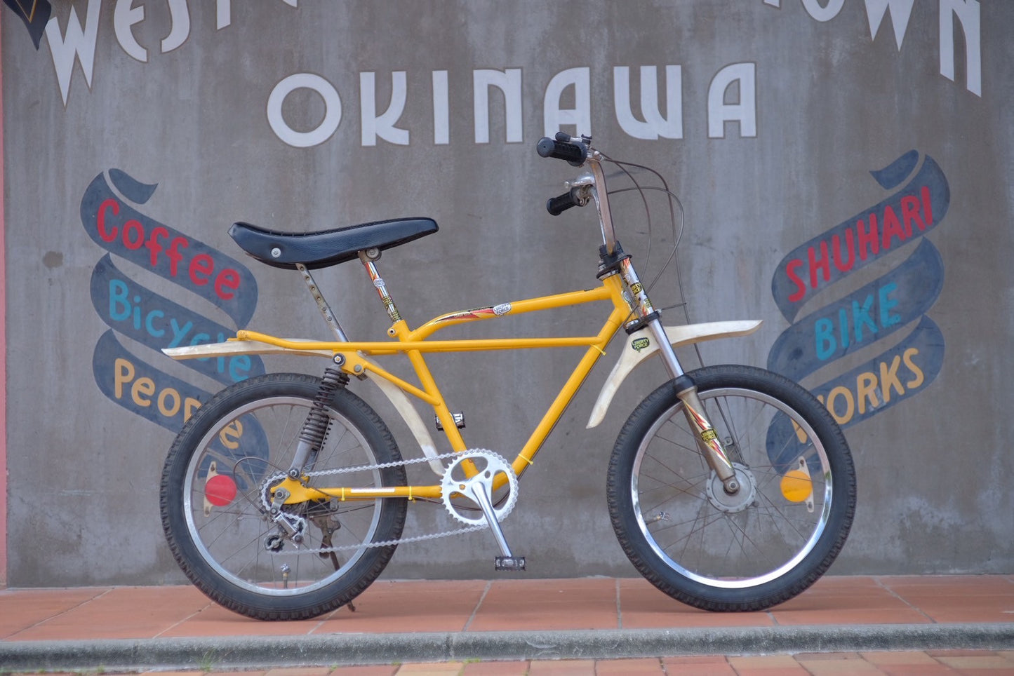 1975 YAMAHA モトバイク
SHUHARI × LIBERTY FORCE
(FOR OVERSEAS)
