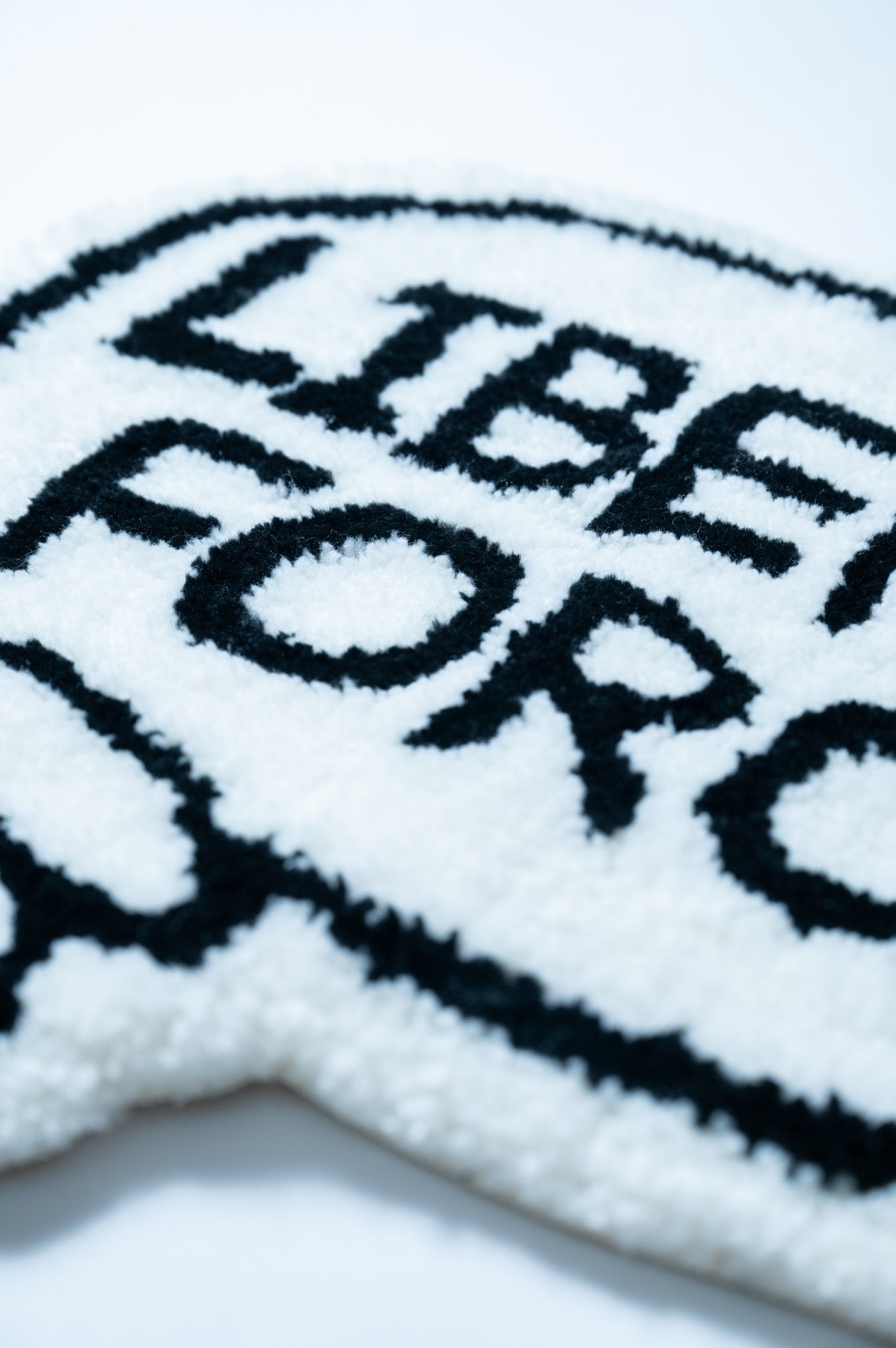 【受注生産】LIBERTY FORCE ロゴラグ – Sサイズ(36×46cm)