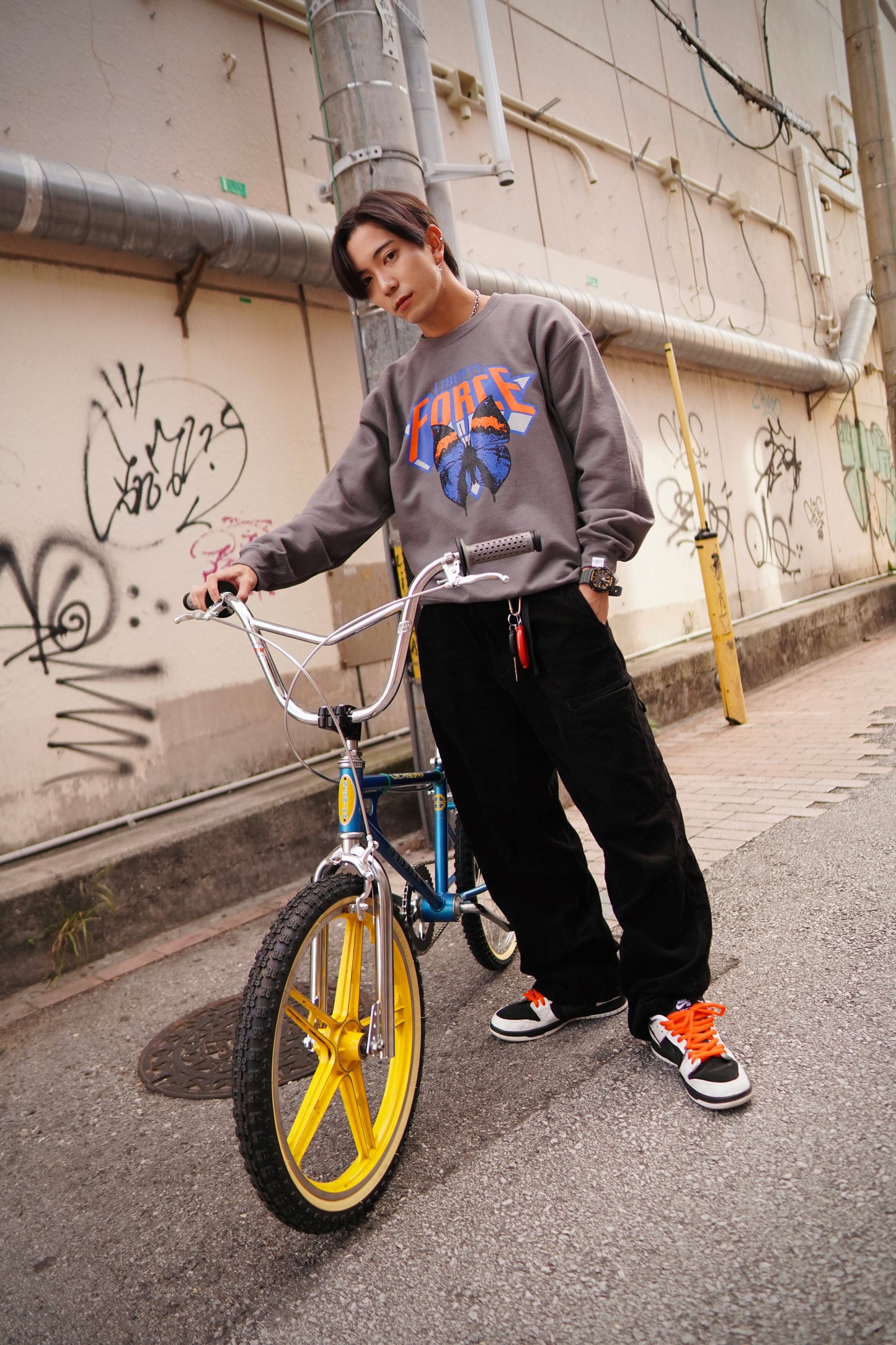 BUTTERFLY CREW NECK SWEATSHIRTS 【2/7までの限定販売】