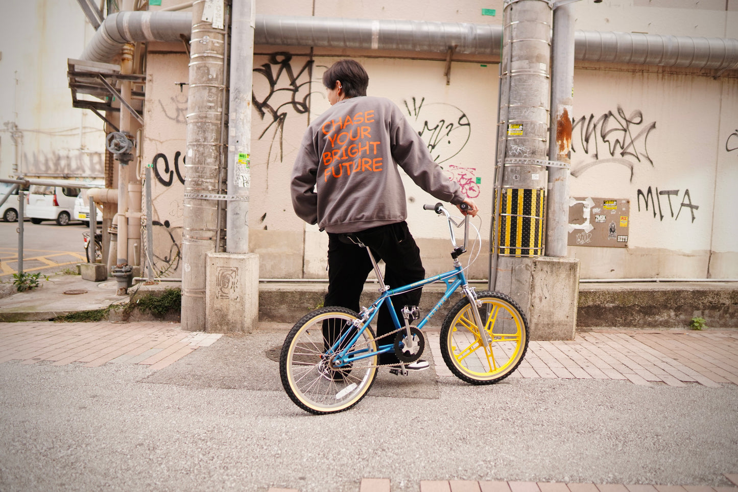 BUTTERFLY CREW NECK SWEATSHIRTS 【2/7までの限定販売】