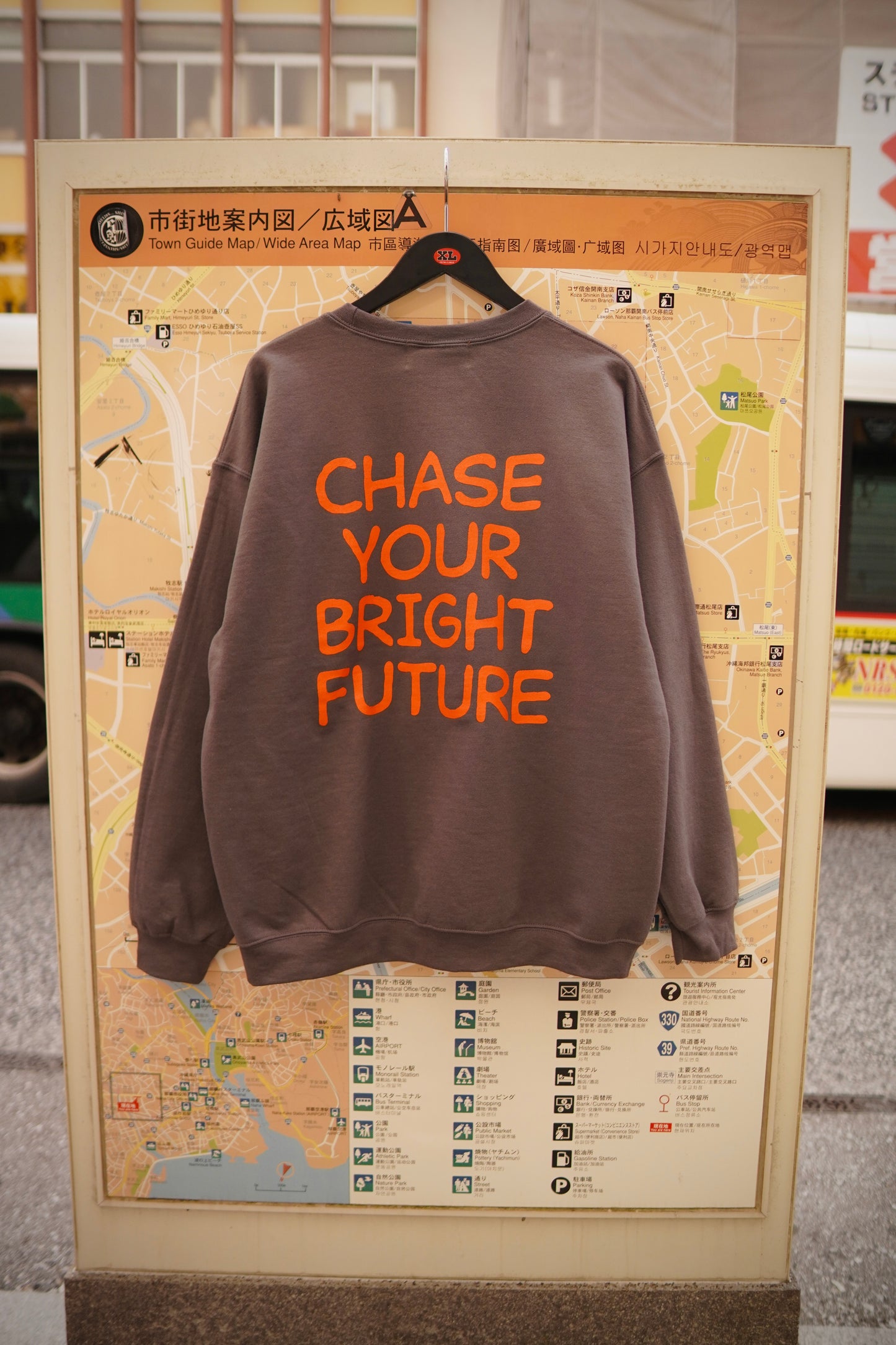 BUTTERFLY CREW NECK SWEATSHIRTS 【2/7までの限定販売】