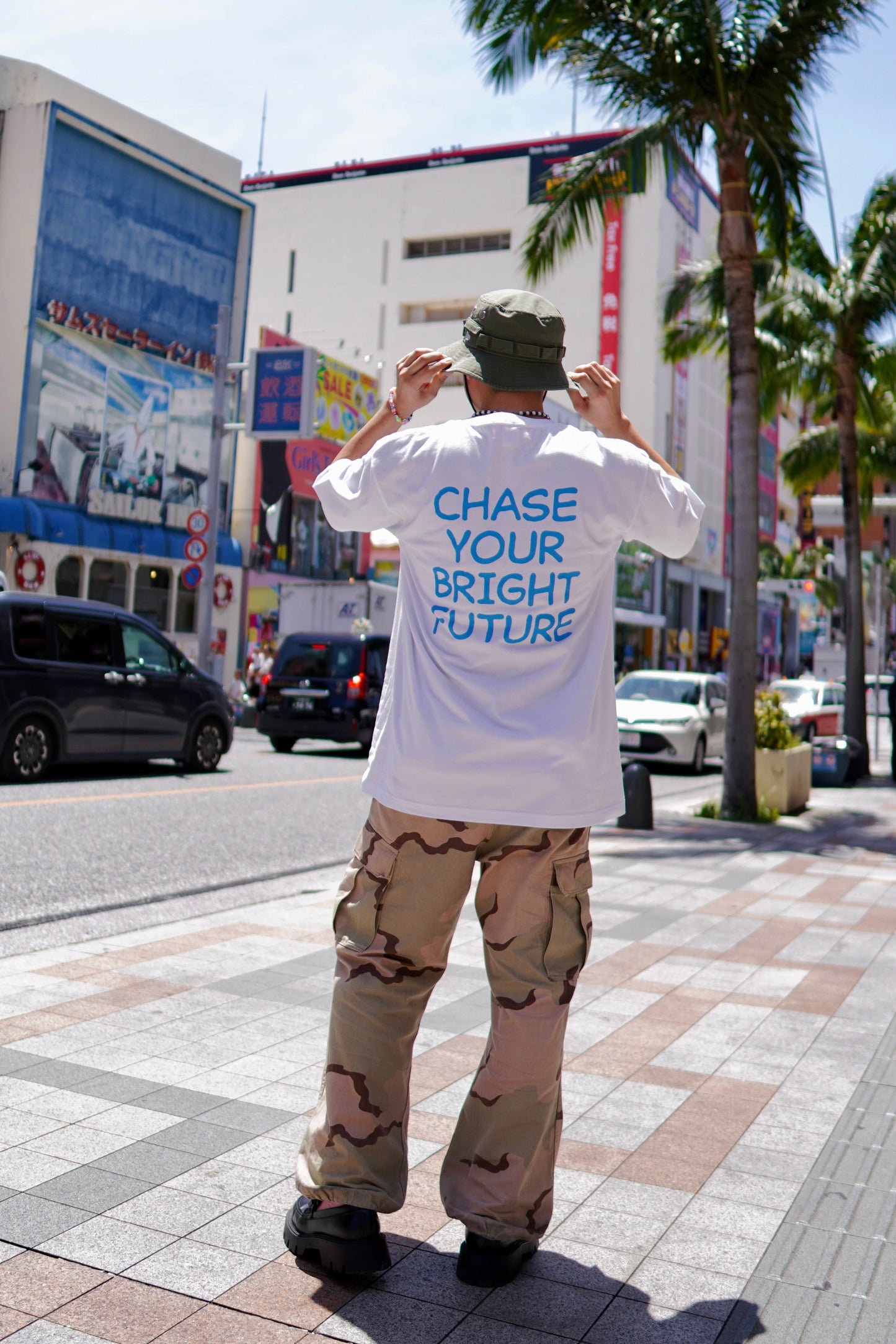 STANDARD T-SHIRT