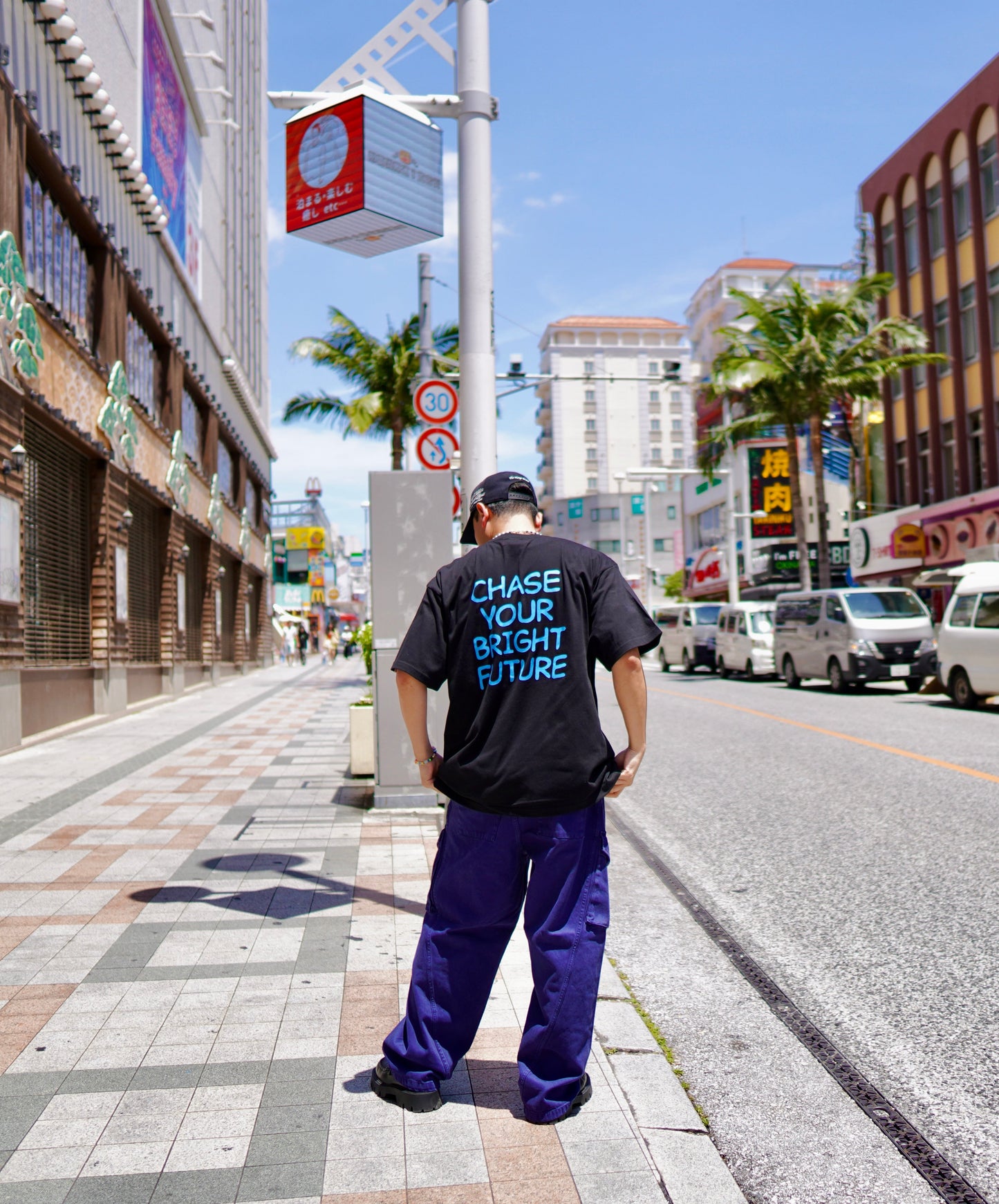 STANDARD T-SHIRT