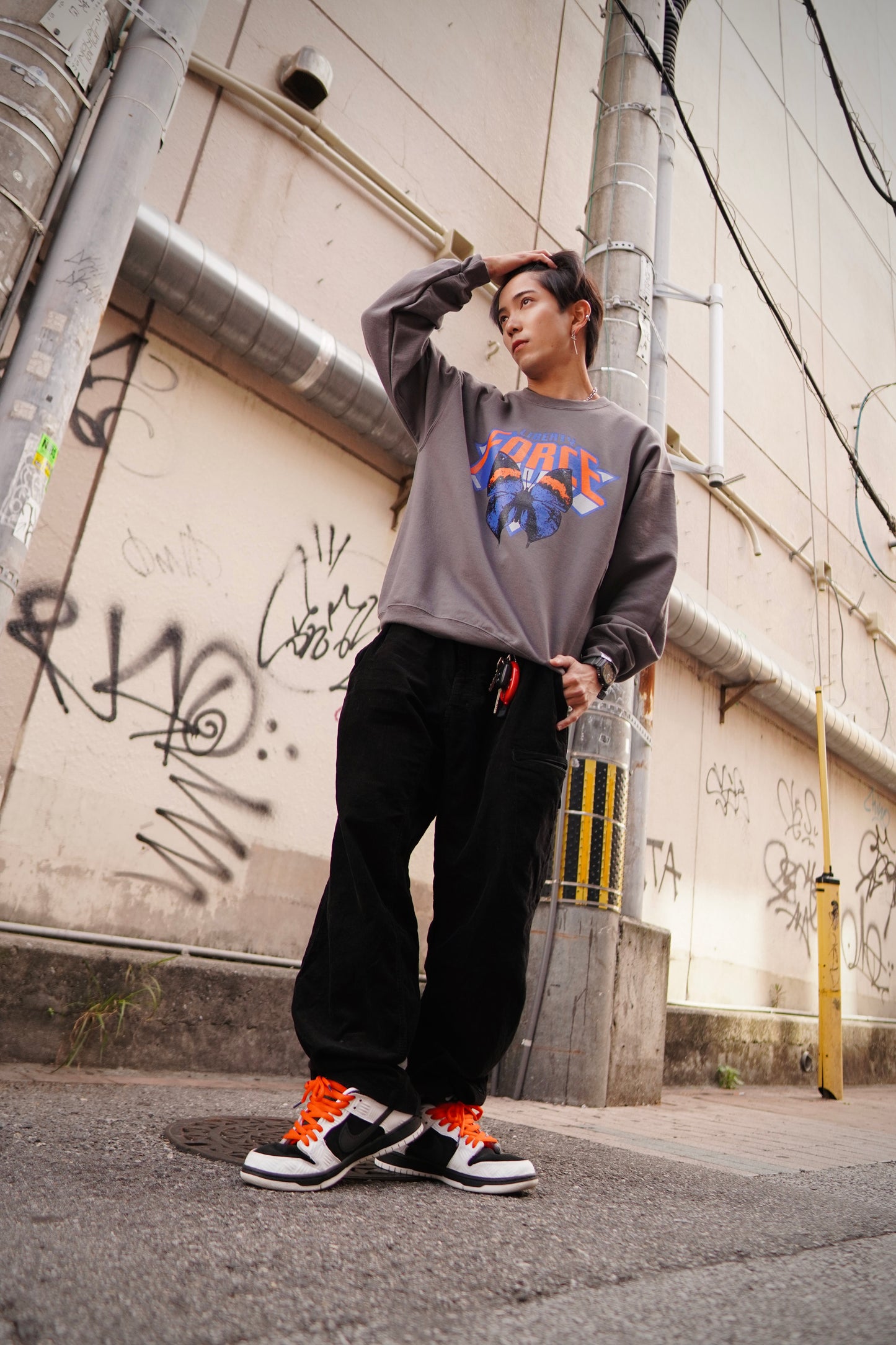 BUTTERFLY CREW NECK SWEATSHIRTS 【2/7までの限定販売】