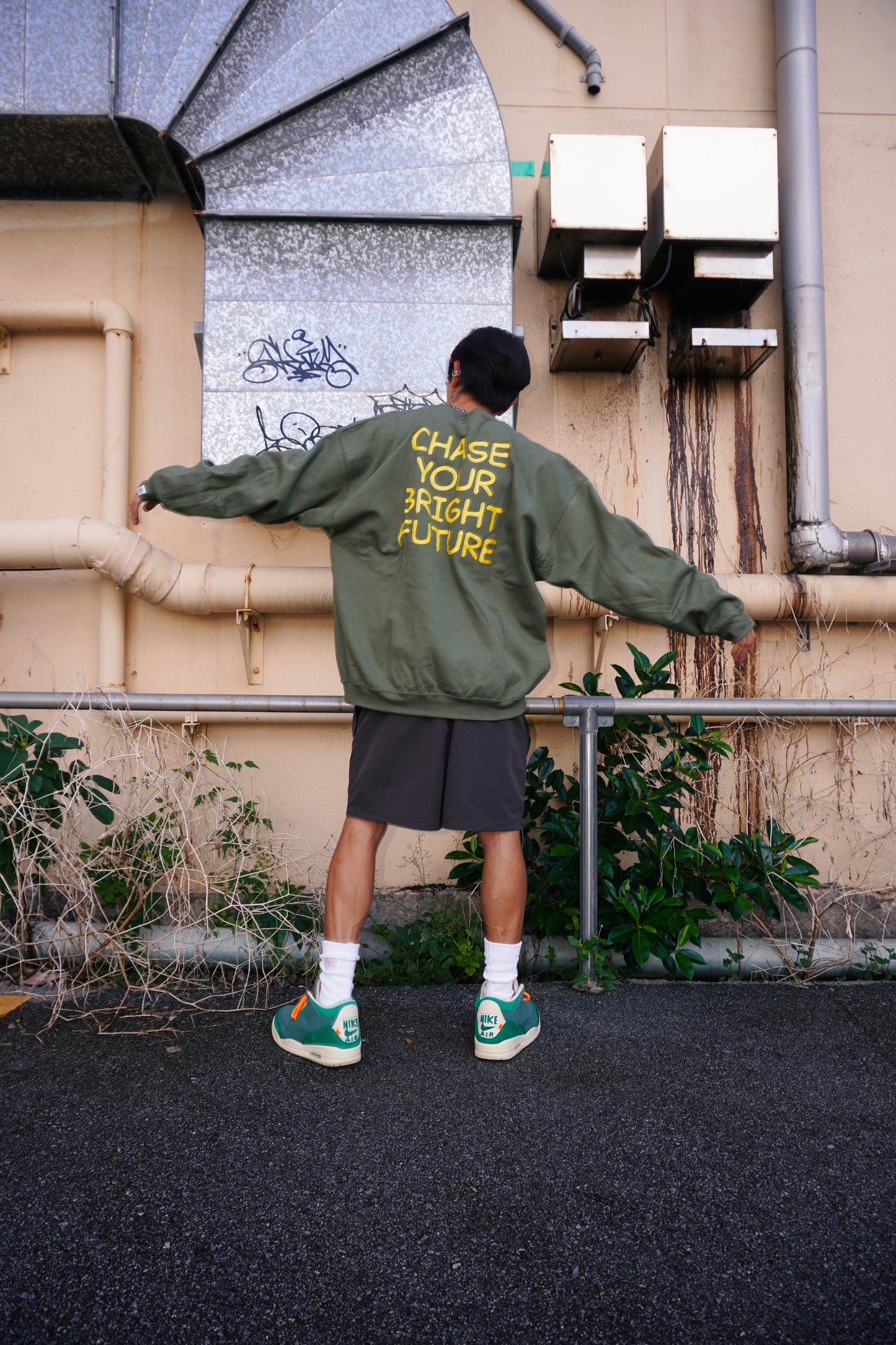 YANBARUKUINA CREW NECK SWEATSHIRTS