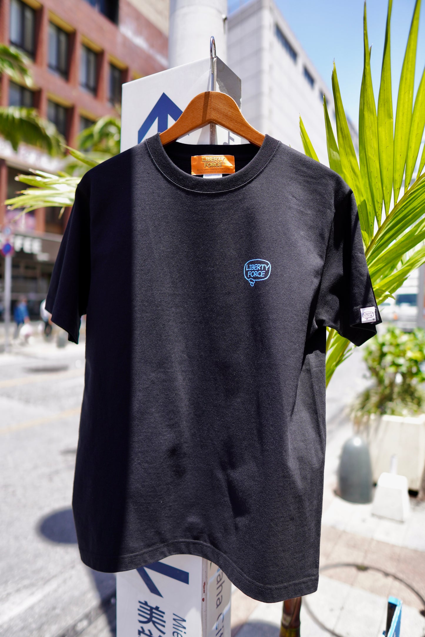 STANDARD T-SHIRT